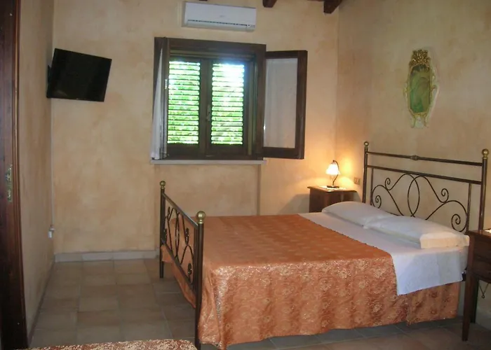 Agriturismo Chicchirichi Farm stay *